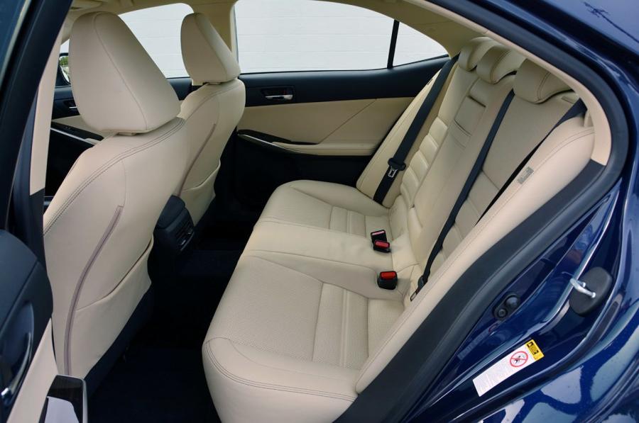  Lexus IS350 2014 года  (фото 17 из 42)